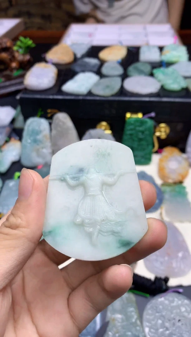 颈饰未镶嵌翡翠天然A货翡翠
