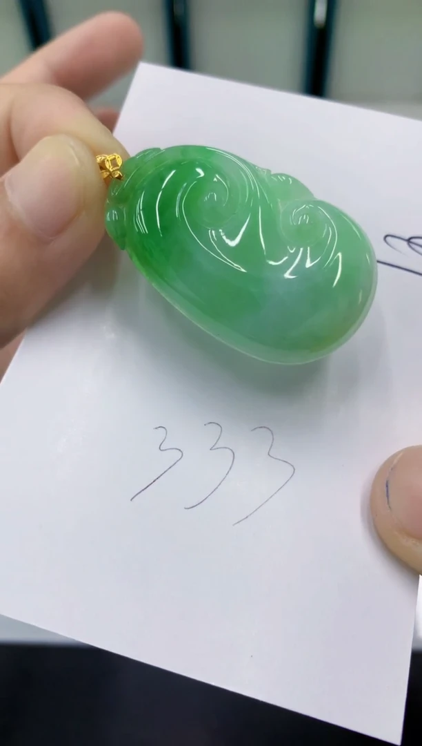 颈饰18K金镶嵌翡翠翡翠