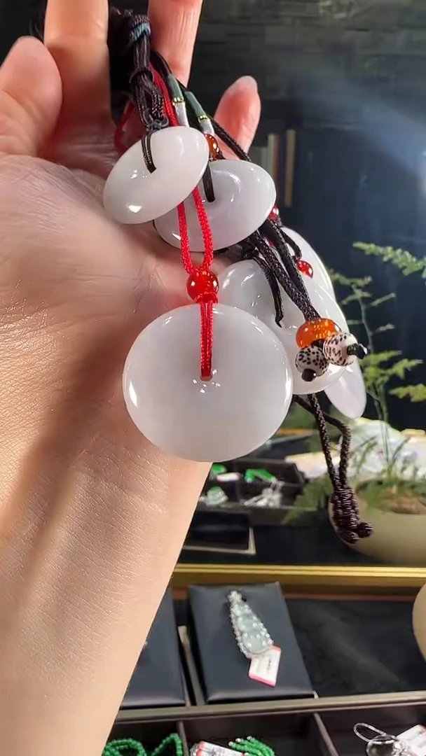 【闪购商品】翡翠挂件未镶嵌天然翡翠平安扣