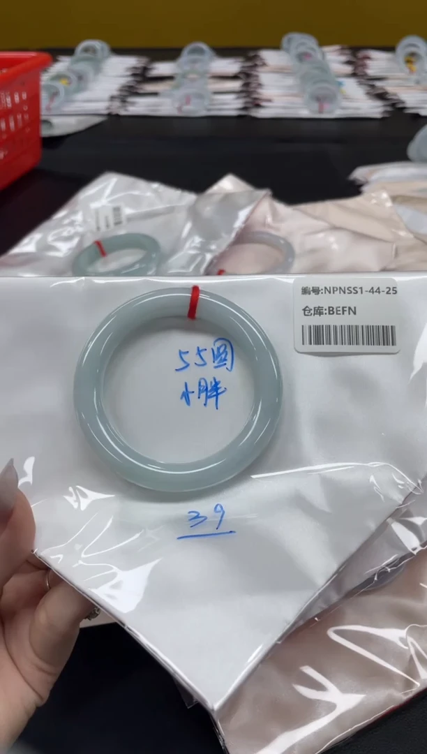 未镶嵌手镯翡翠翡翠手镯