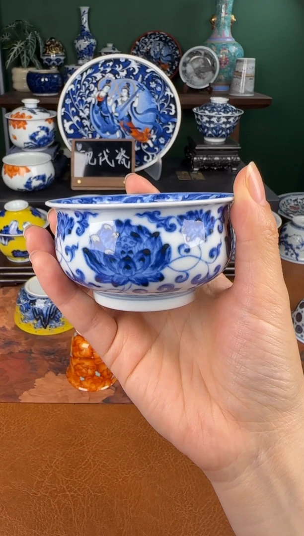 杯望月怀古。好事成双缠枝莲花卢氏杯