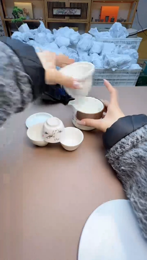 【闪购商品】摆件瓷制品S1111111111111