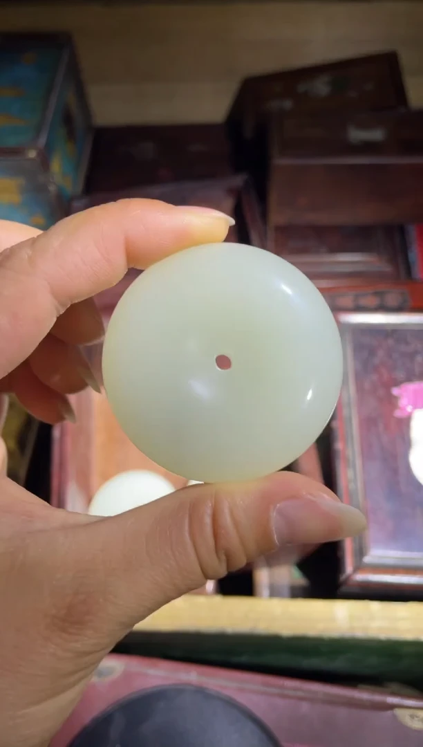 和田玉未镶嵌颈饰白玉平安扣1件