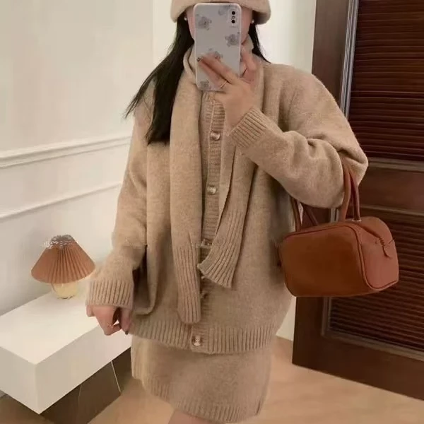 【佳尼专属】艾薇瓦2024秋冬新款开衫短裙4件套针织衫