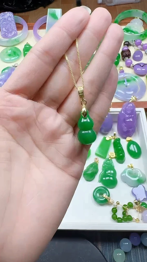 颈饰未镶嵌翡翠冰绿葫芦