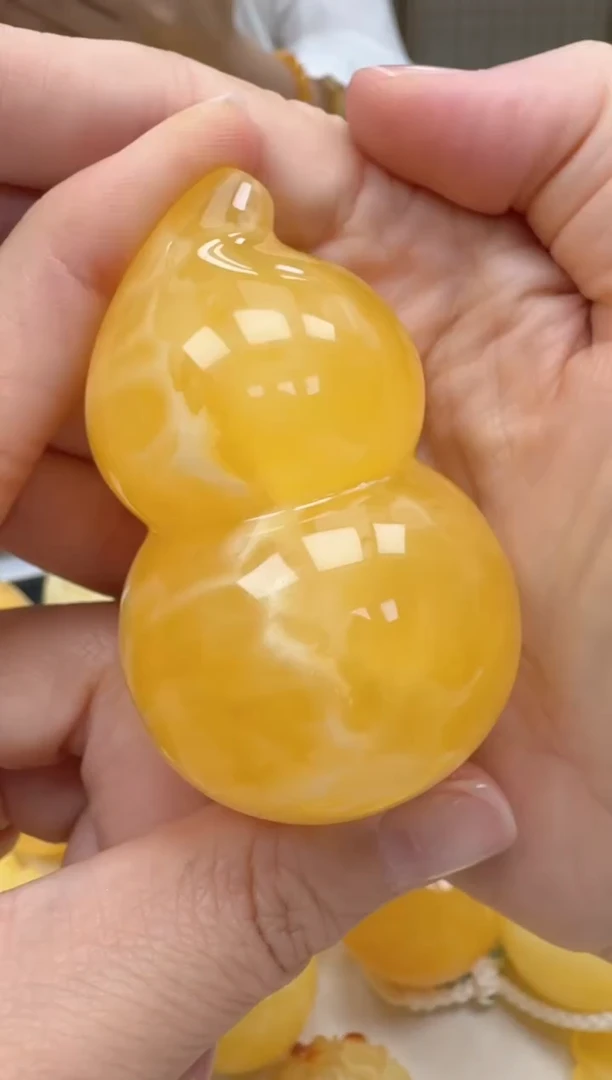 裸石琥珀未镶嵌如图