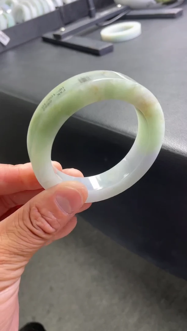 未镶嵌手镯定制翡翠手镯