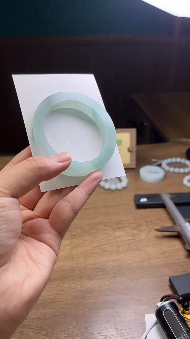 未镶嵌手镯定制翡翠秋**?D