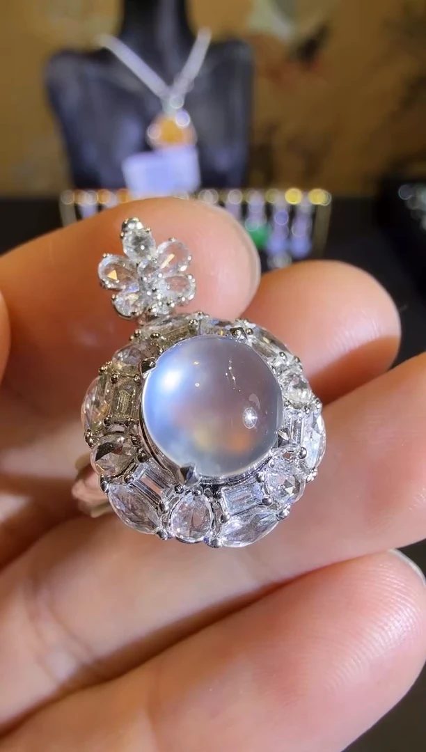 【闪购商品】翡翠戒指18K金镶嵌玻璃种蛋面戒指吊坠两用