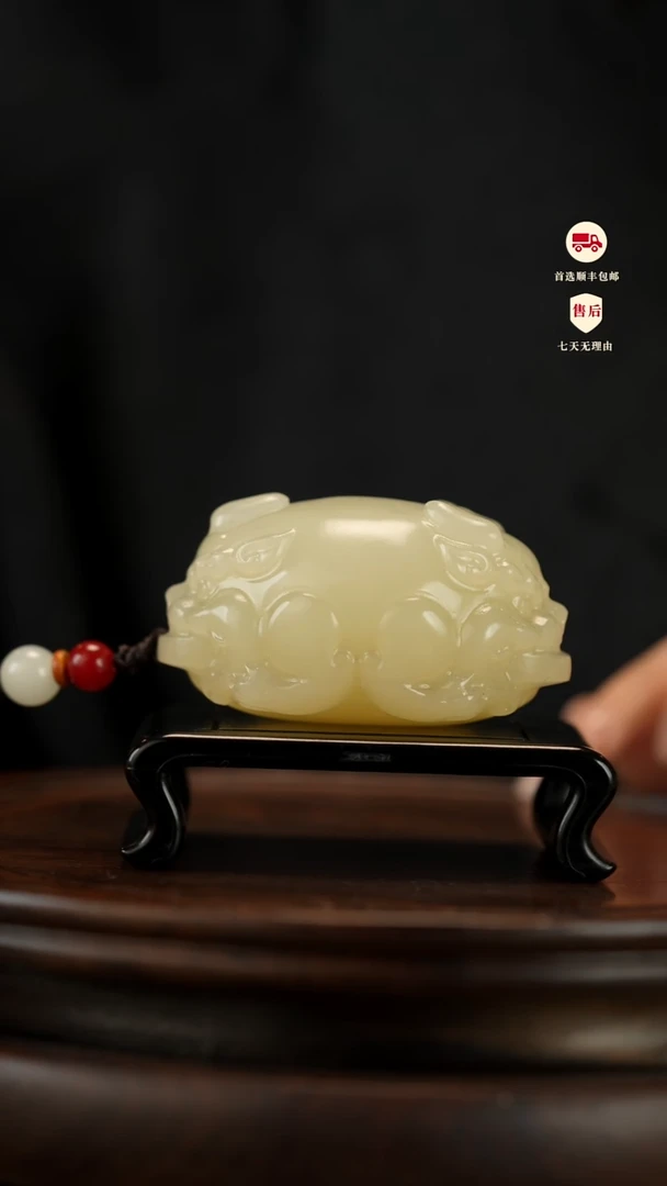 云南石竹叶青雕刻：双貔守禄貔貅把件摆件