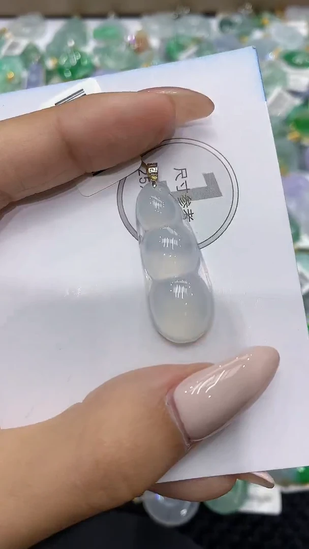 颈饰18K金镶嵌翡翠111111111111