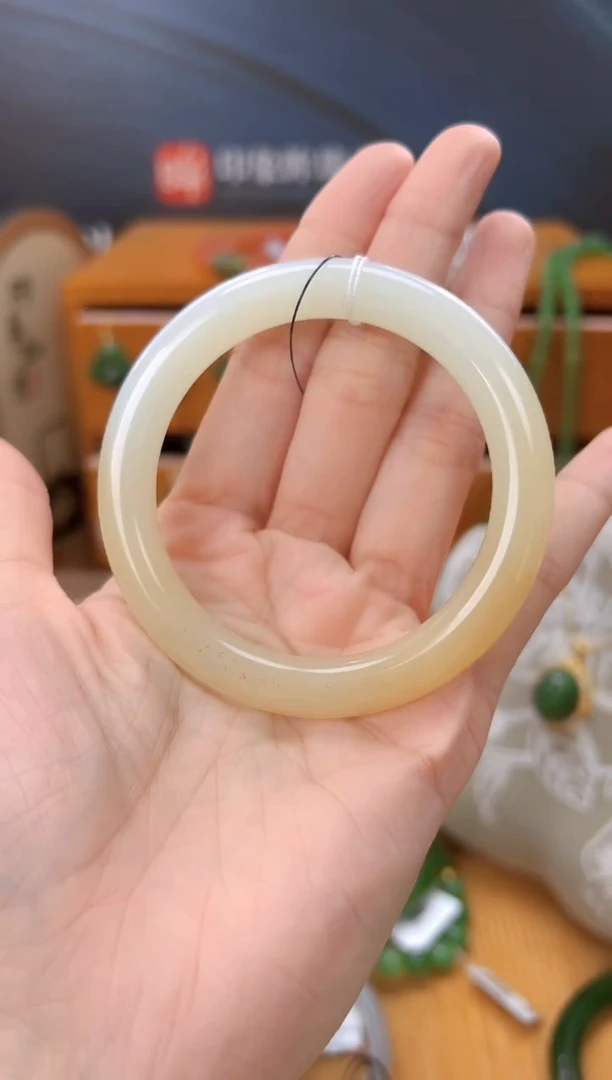 未镶嵌手镯和田玉多样性拍一发一 cg