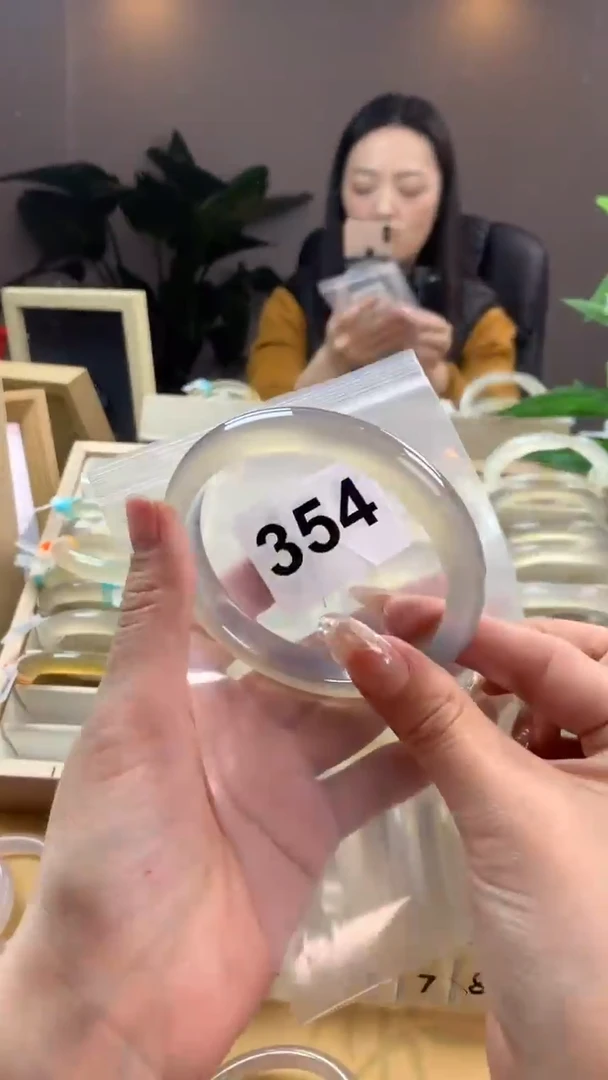 【闪购商品】玛瑙/玉髓手镯未镶嵌354