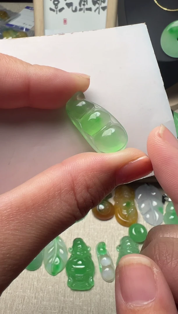 未镶嵌挂件翡翠所见即所得，一图一物