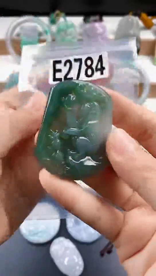 颈饰未镶嵌翡翠天然翡翠吊坠挂件