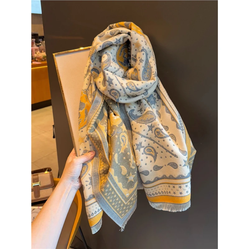 Miss both高档送礼2025冬新款双面围巾女外搭披肩保暖围脖妈妈款