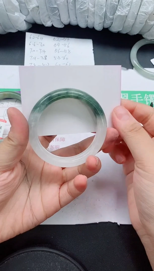 未镶嵌手镯石英质玉225/53-54