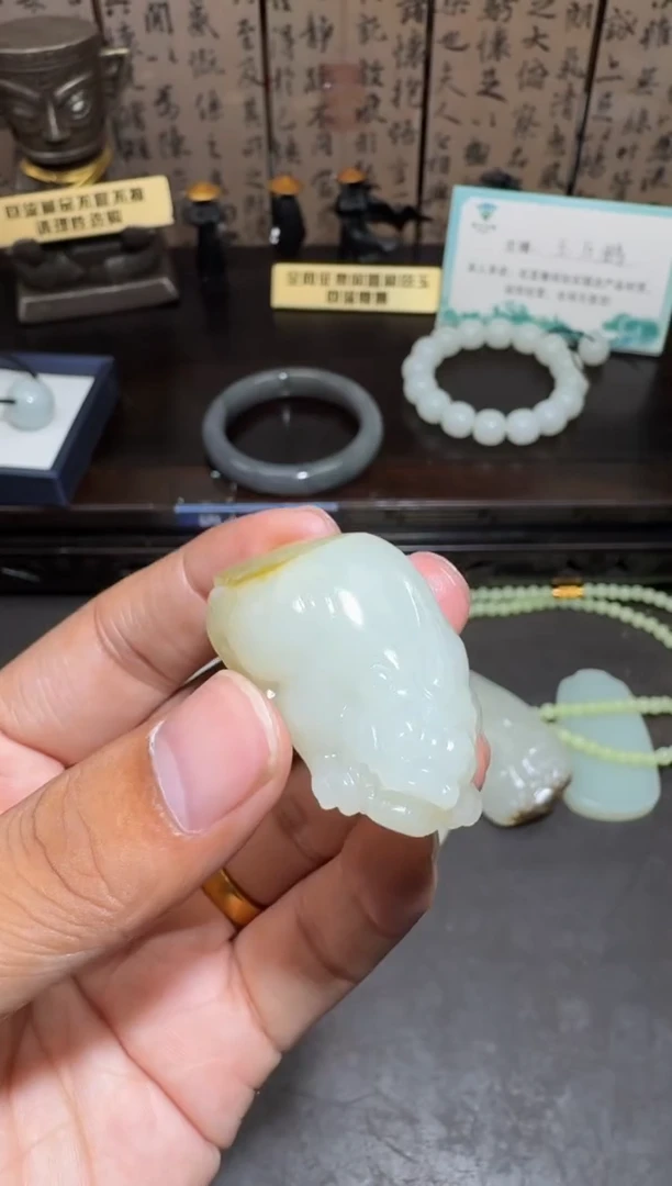 未镶嵌和田玉挂件和田玉