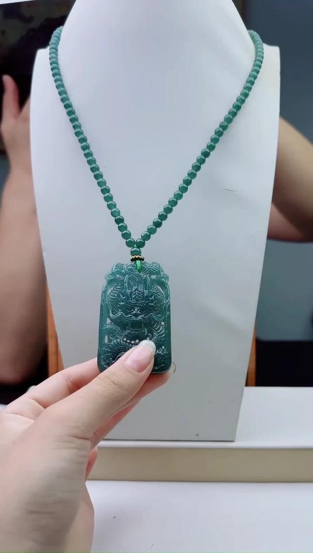 颈饰未镶嵌翡翠多样性发其一
