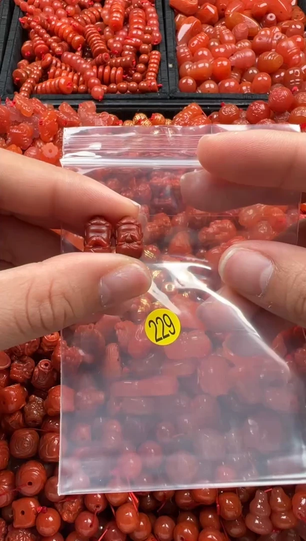 【闪购商品】南红玛瑙颈饰未镶嵌1