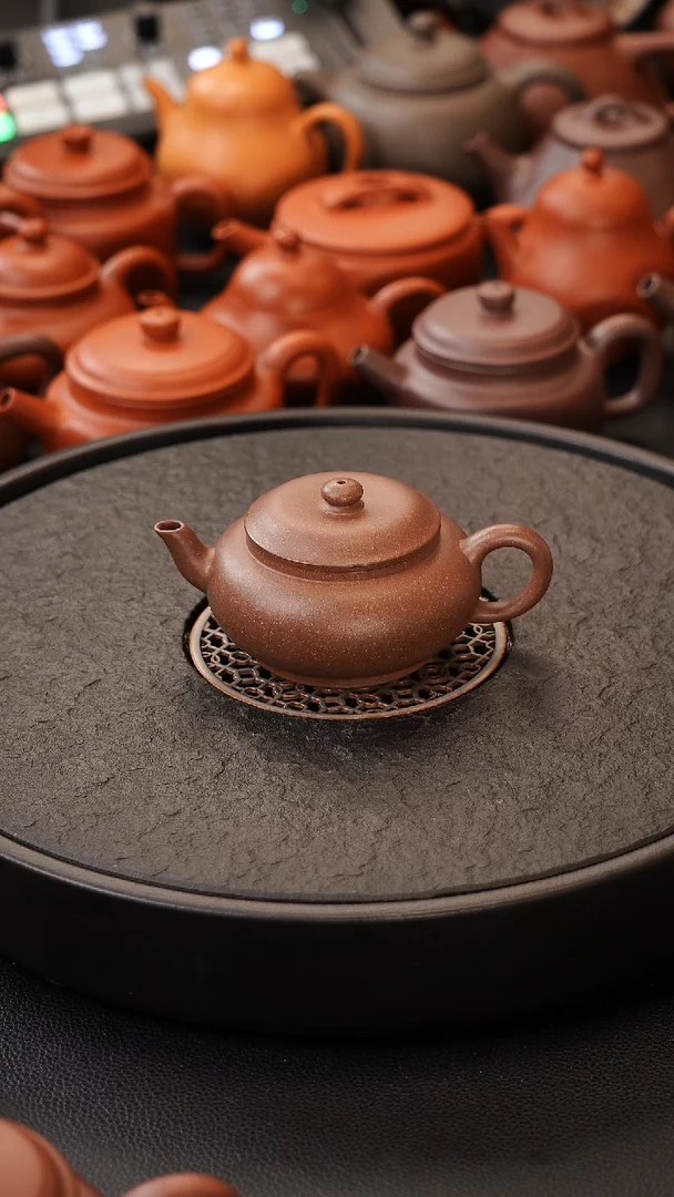 茶壶紫砂允卿扁灯 120C 原矿鲨鱼皮段泥 无底章款