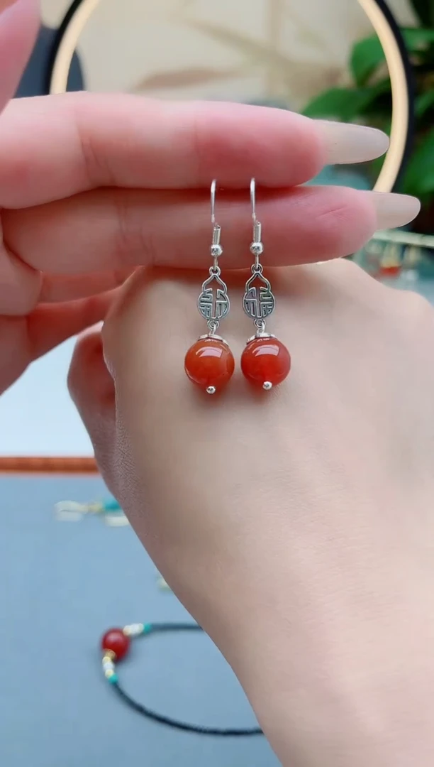 南红玛瑙银S925镶嵌耳饰350