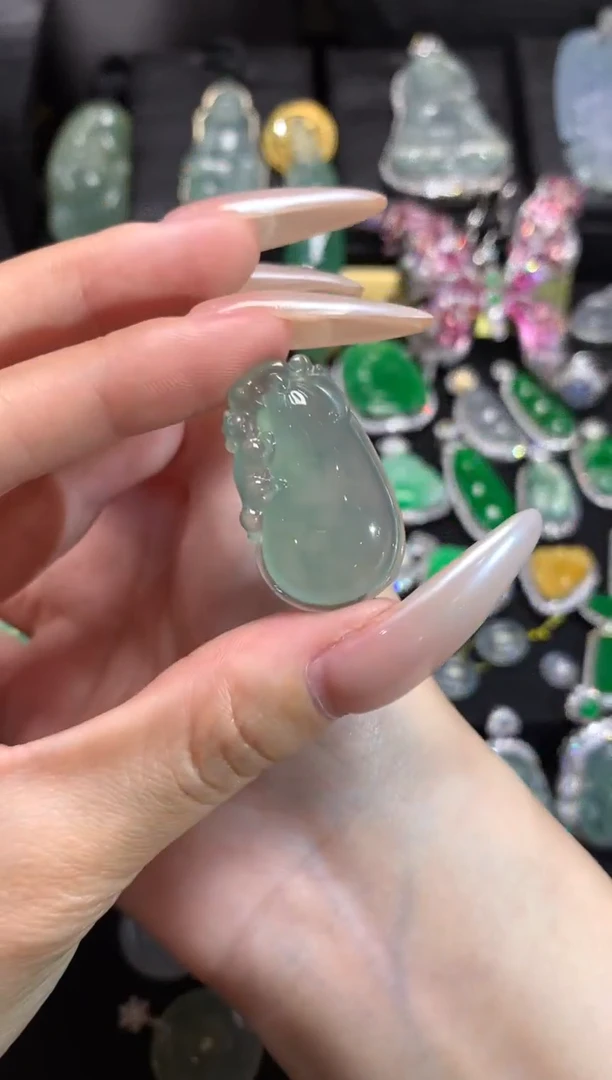 翡翠未镶嵌颈饰翡翠吊坠