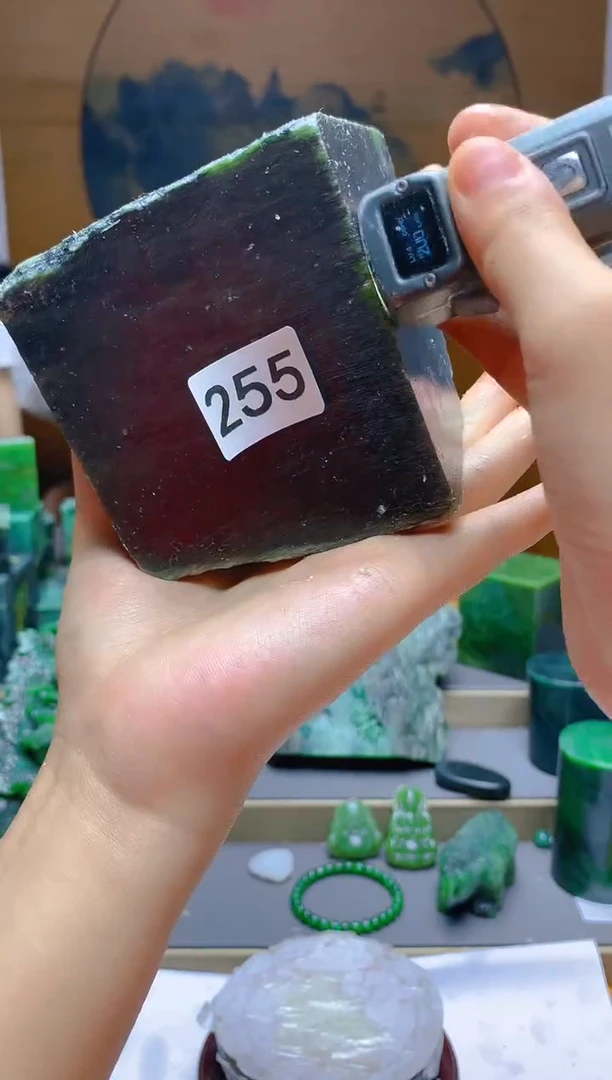 和田玉（碧玉）未镶嵌珠宝半成品1