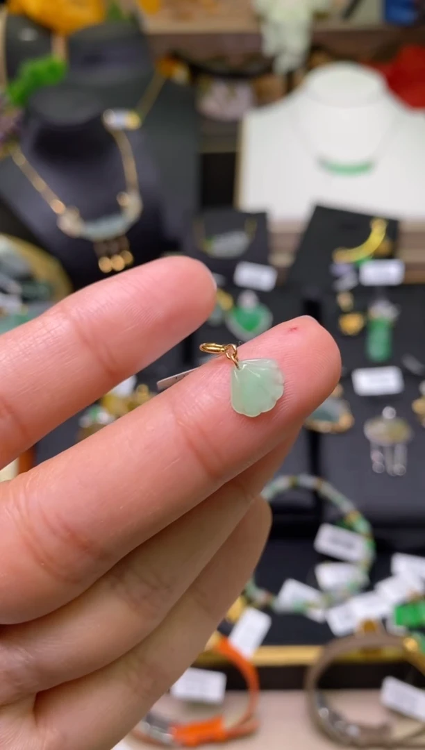 【闪购商品】翡翠颈饰18K金镶嵌净货17987