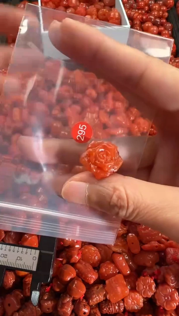 【闪购商品】南红玛瑙颈饰未镶嵌1