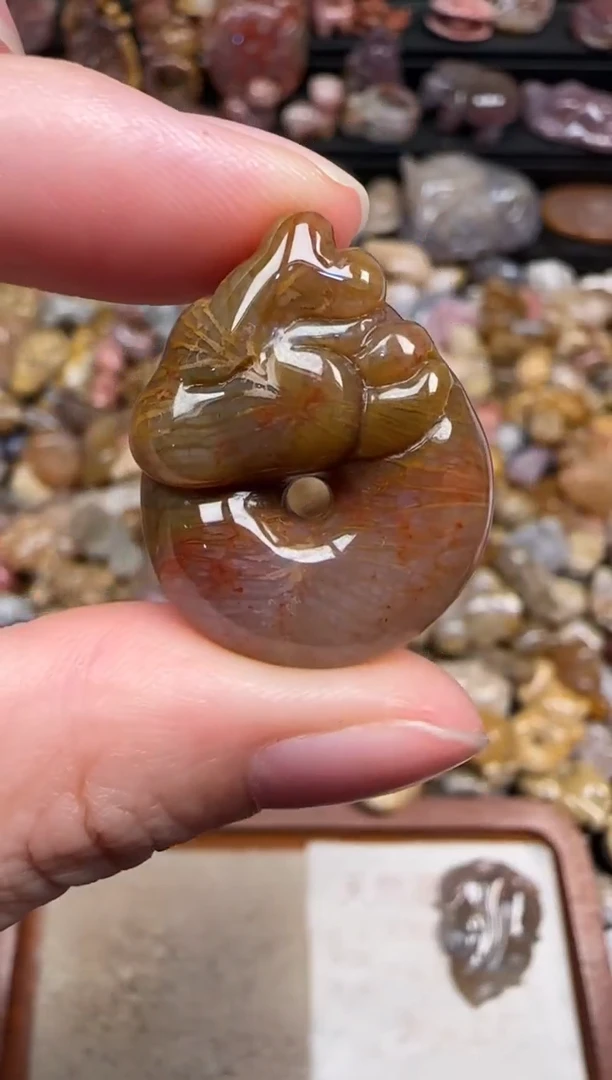 颈饰未镶嵌硅化珊瑚（珊瑚玉）681