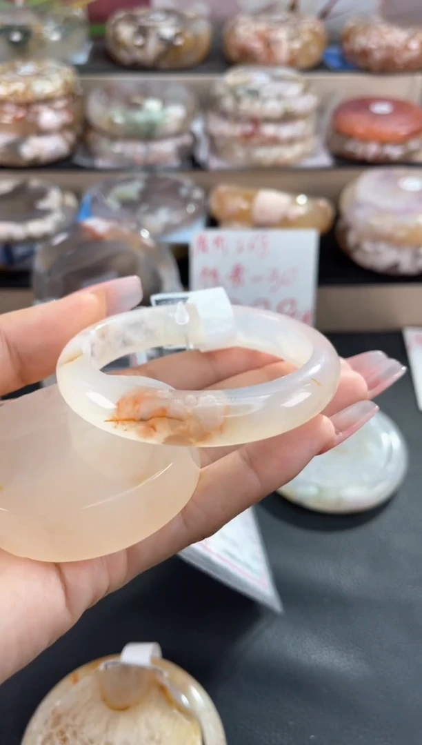 未镶嵌手镯石英质玉56