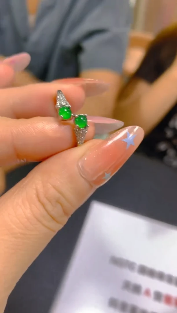 翡翠戒指未镶嵌多样性发一