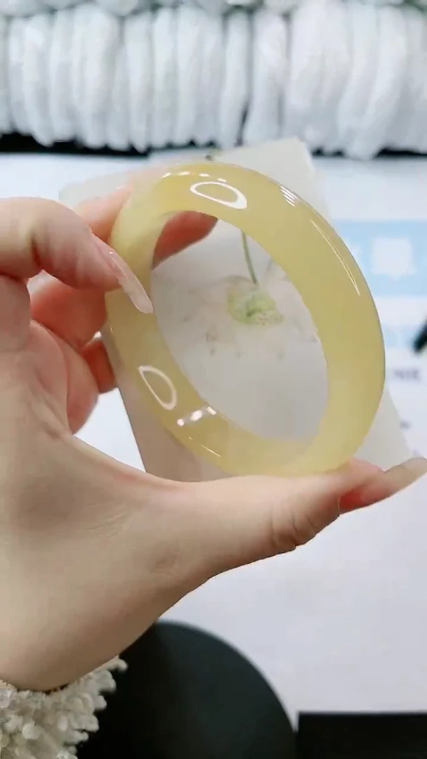 【闪购商品】石英质玉手镯未镶嵌多样性发货F12-63