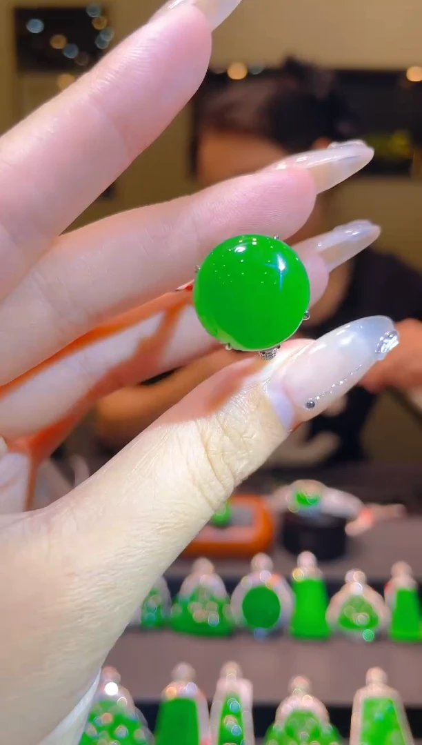 翡翠18K金镶嵌吊坠(不含链)A30