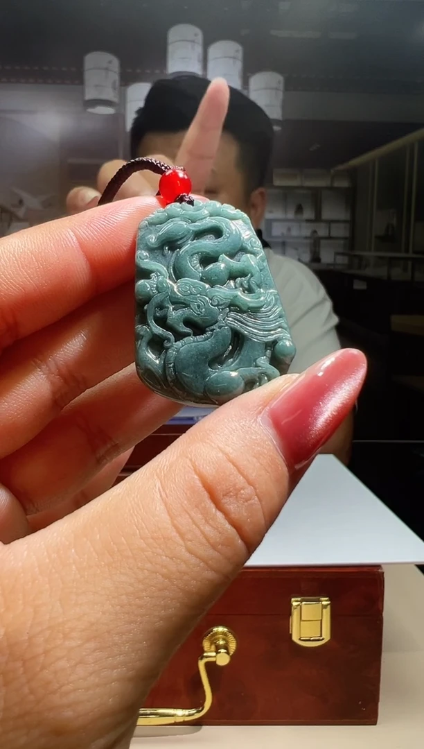 翡翠未镶嵌颈饰0231393600