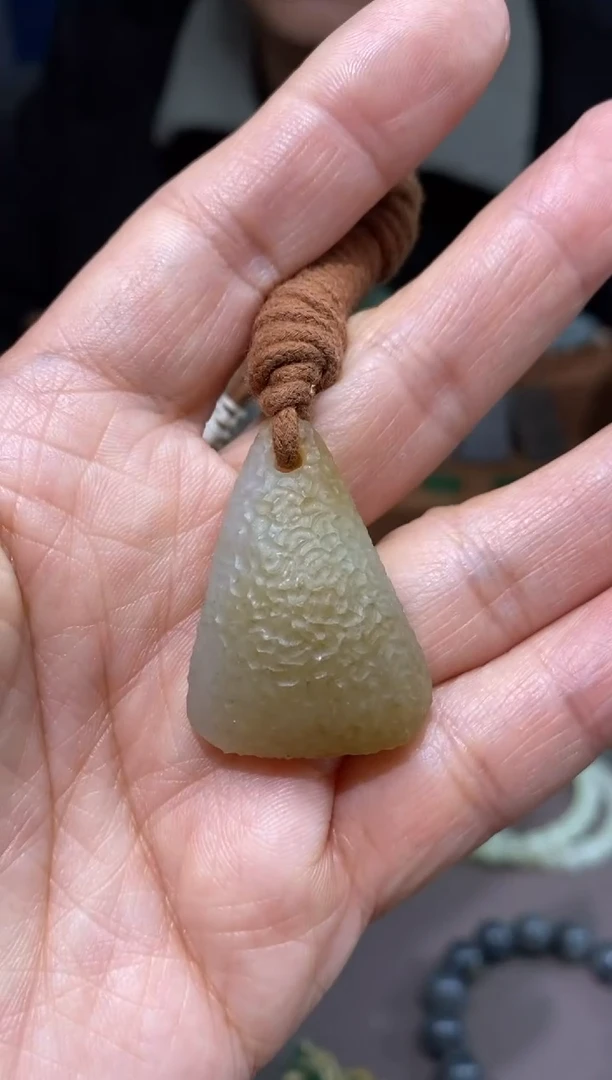 【闪购商品】和田玉颈饰未镶嵌颜色多样性发货拍一发一