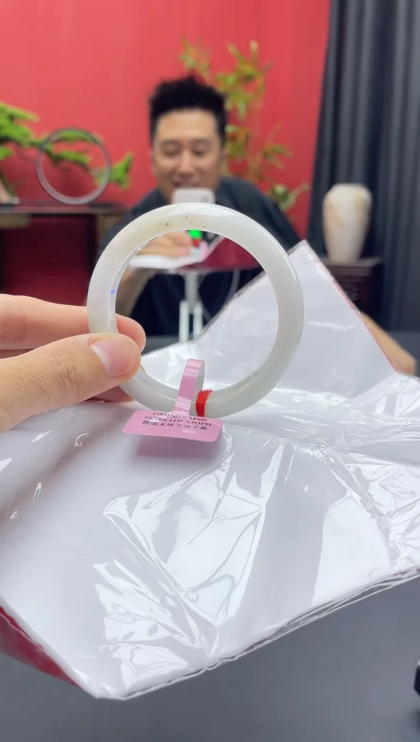 未镶嵌手镯翡翠7