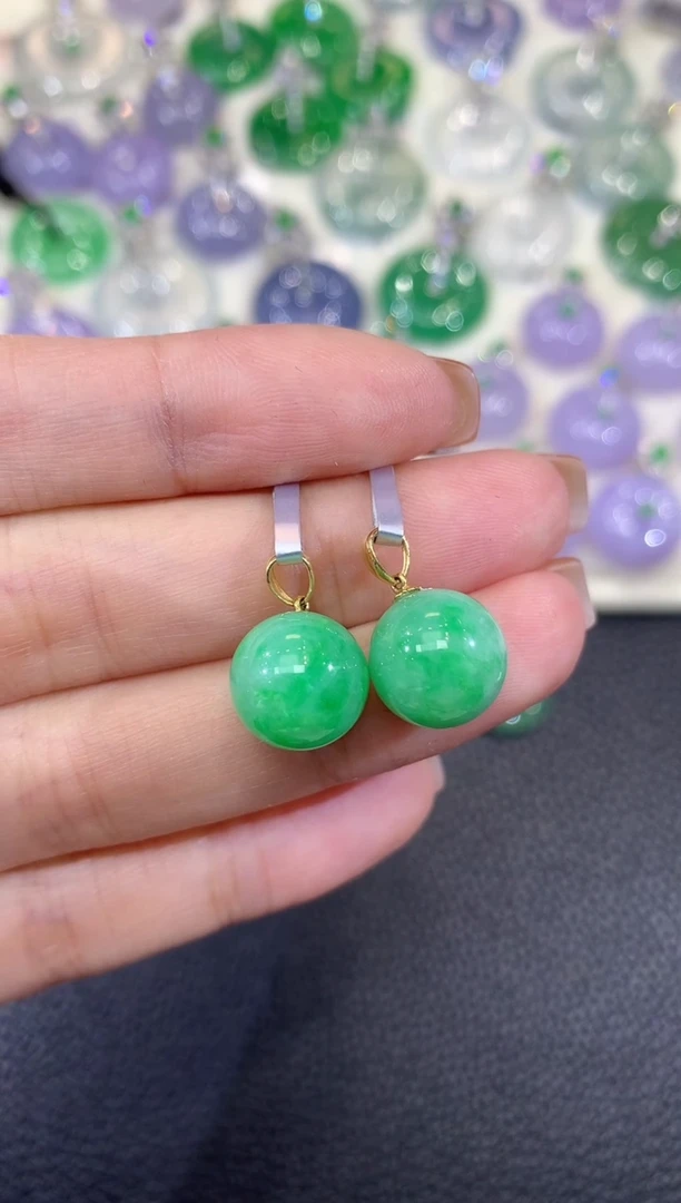 吊坠(不含链)18K金镶嵌翡翠A6 多样性发货一件