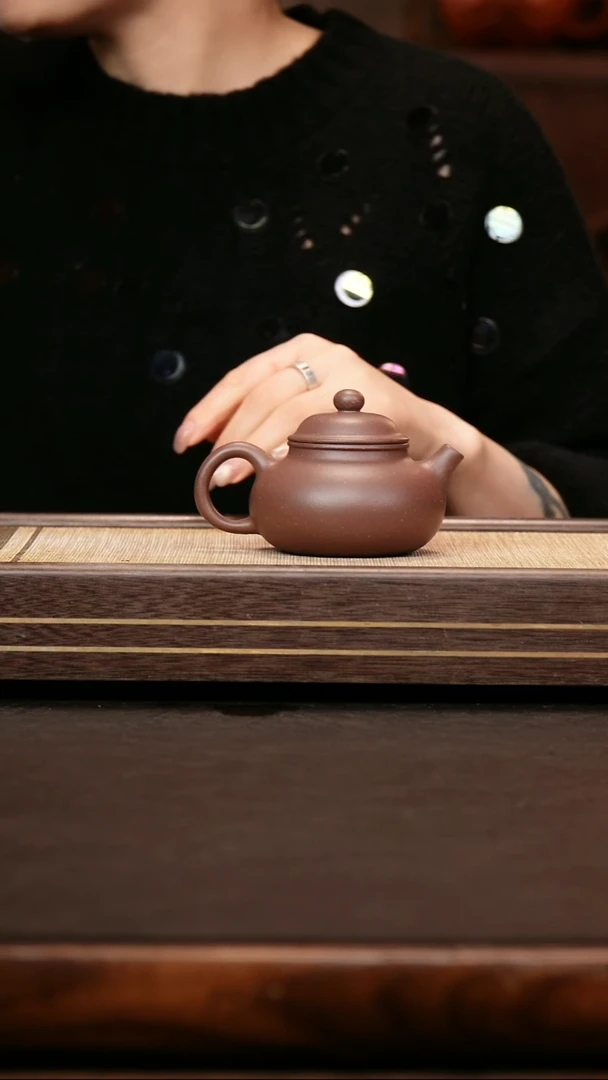 茶壶紫砂天青泥暗肝色 容天