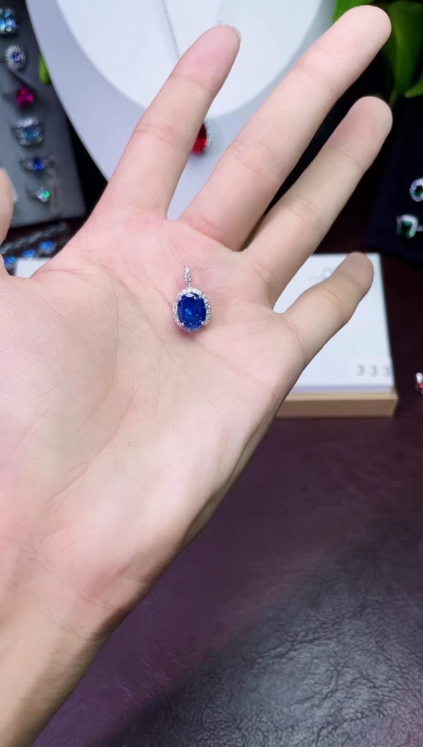 合金颈饰合成钻石蓝宝吊坠