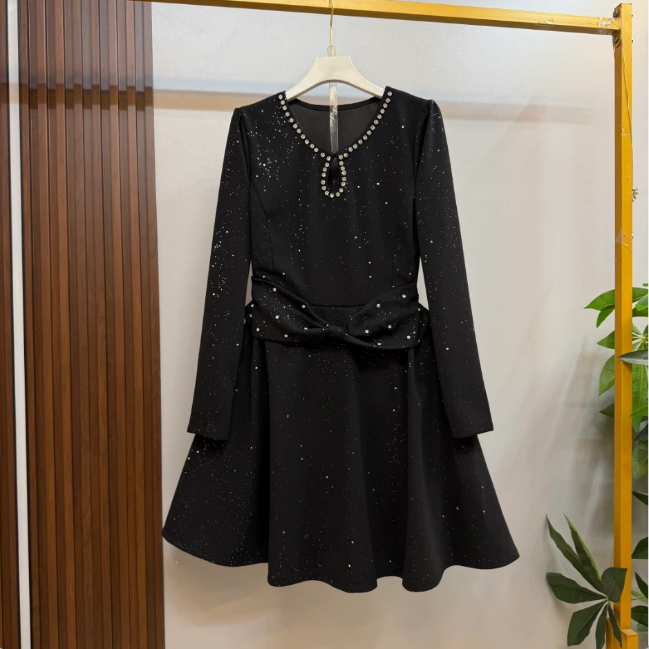 新款大码女装时尚洋气蝴蝶结小心机设计收腰显瘦连衣裙