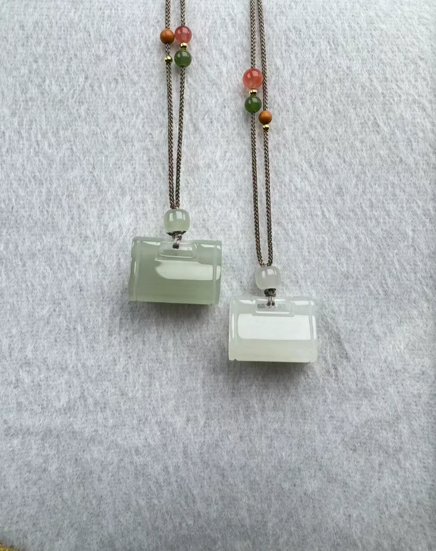 碧雲珠宝 和田玉高冰晴水平安锁20mm 精雕时尚多样性发一