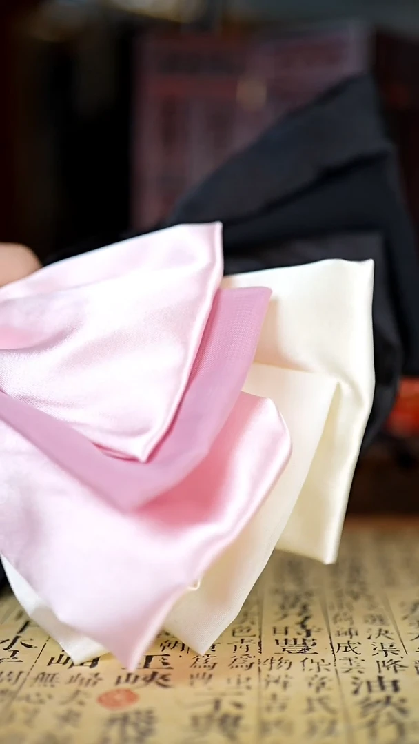 刺绣黔东南苗族刺绣三种颜色蝴蝶发夹