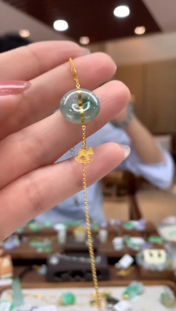 18K金镶嵌手链翡翠手链