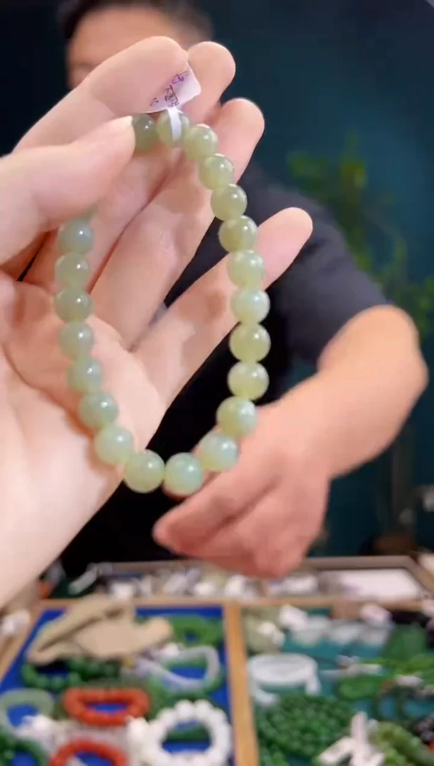 颈饰未镶嵌和田玉一物一证 拍一单发一个