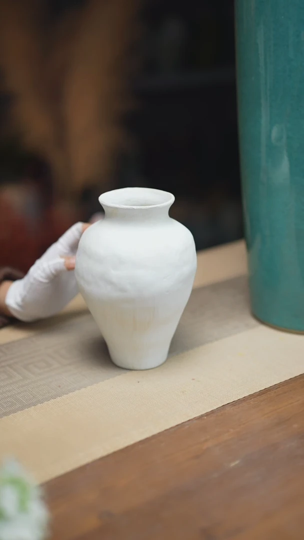 花器陶瓷花瓶白色鱼尾