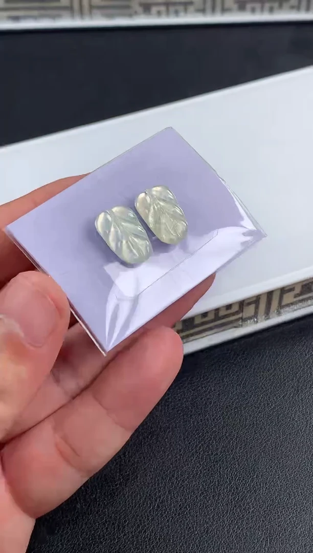 未镶嵌定制翡翠云**叠翡翠