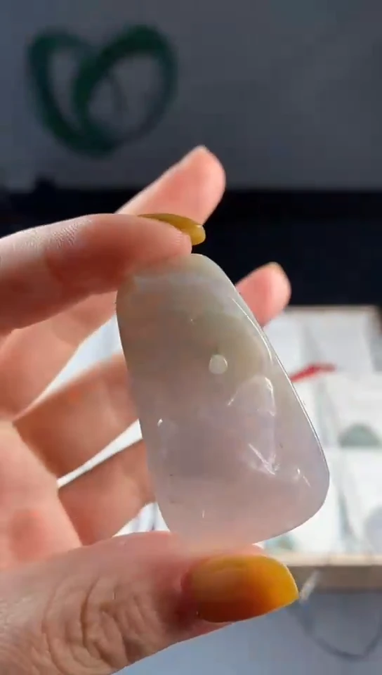 【闪购商品】翡翠颈饰未镶嵌0000000002兔