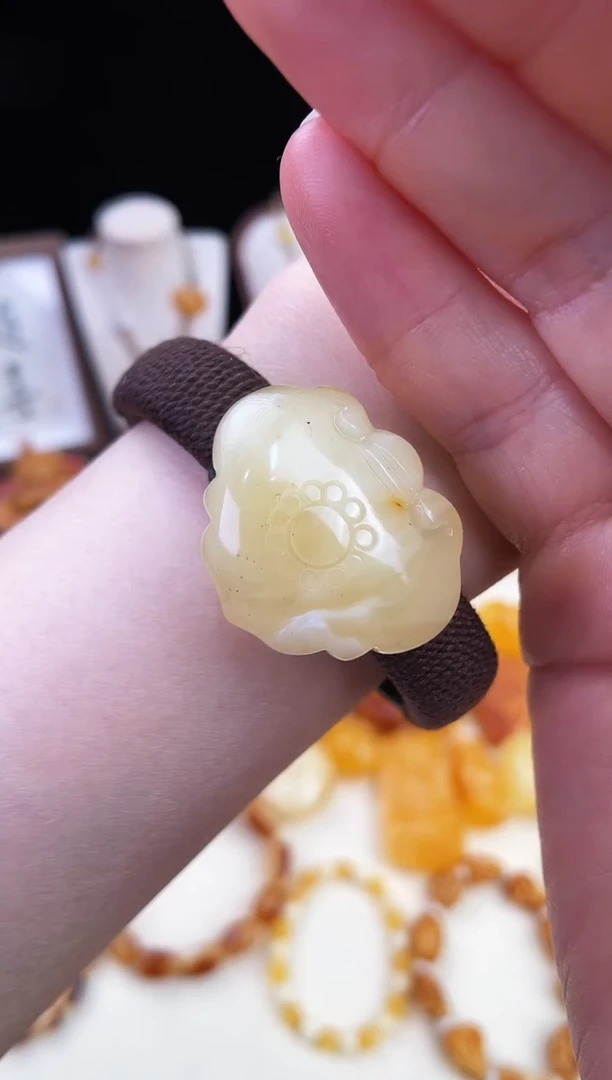 琥珀未镶嵌珠宝奇石柒月